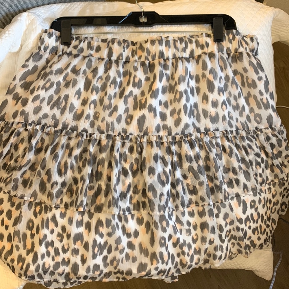 LOFT pink gray leopard print tiered ruffled skirt *worn once* size L